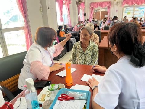 โครงการใส่ใจผู้สูงอายุในการคัดกรองโรคตาต้อกระจกและผู้มีปัญหาทางด้านสายตาในผู้สูงอายุตำบลบ้านยาง ประจำปีงบประมาณ 2566