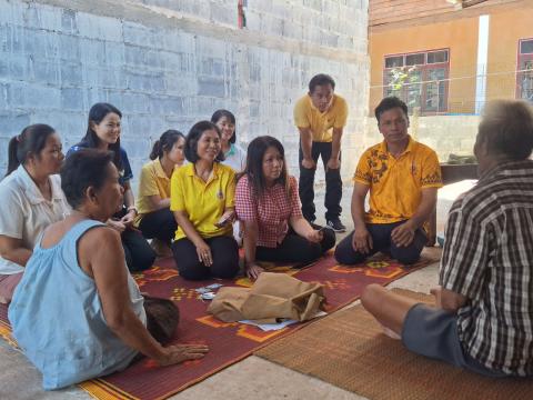 มอบอุปกรณ์ช่วยคนพิการ