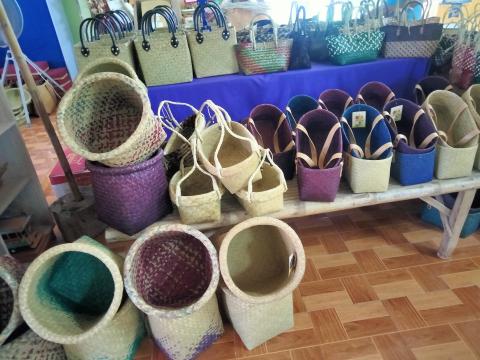 โครงการฝึกอบรมและศึกษาดูงานสำหรับผู้บริหาร สมาชิกสภาท้องถิ่น พนักงานส่วนตำบล ลูกจ้าง พนักงานจ้างและผู้นำชุมชน ณ จังหวัดจันทบุรี และจังหวัดระยอง ประจำปีงบประมาณ 2568