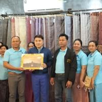 ศึกษาดูงานสืบสานงานศิลป์ ผ้าพื้นถิ่นย้อมดอกบัวแดง หมู่บ้านโนนกอก จังหวัดอุดรธานี