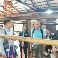 ศึกษาดูงานสืบสานงานศิลป์ ผ้าพื้นถิ่นย้อมดอกบัวแดง หมู่บ้านโนนกอก จังหวัดอุดรธานี